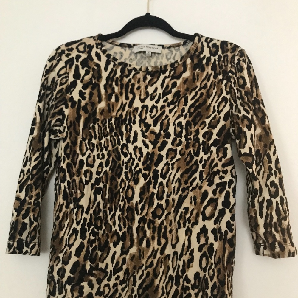 Women's blouse, Animal print, Size Medium